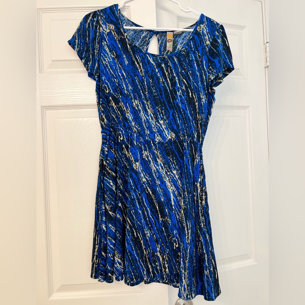 Cute dress with pockets and elastic waist